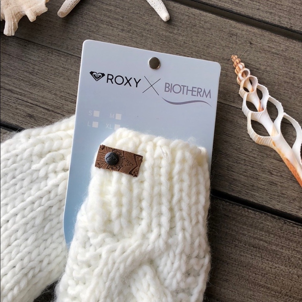 🔥🔥FREE...WITH LARGE BUNDLES ROXY-WINTER GLOVES🔥 - Picture 2 of 5